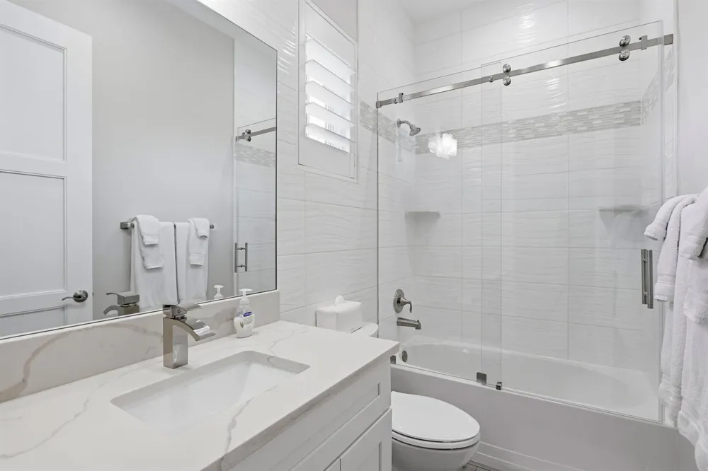 464 NE 8TH STREET Boca Raton, FL 33432