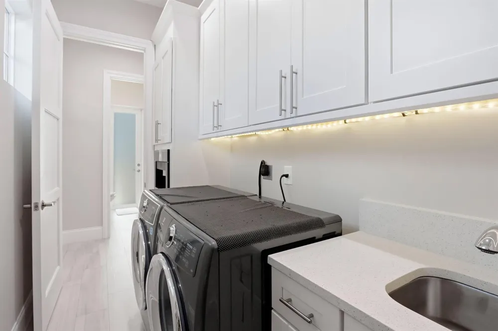 464 NE 8TH STREET Boca Raton, FL 33432