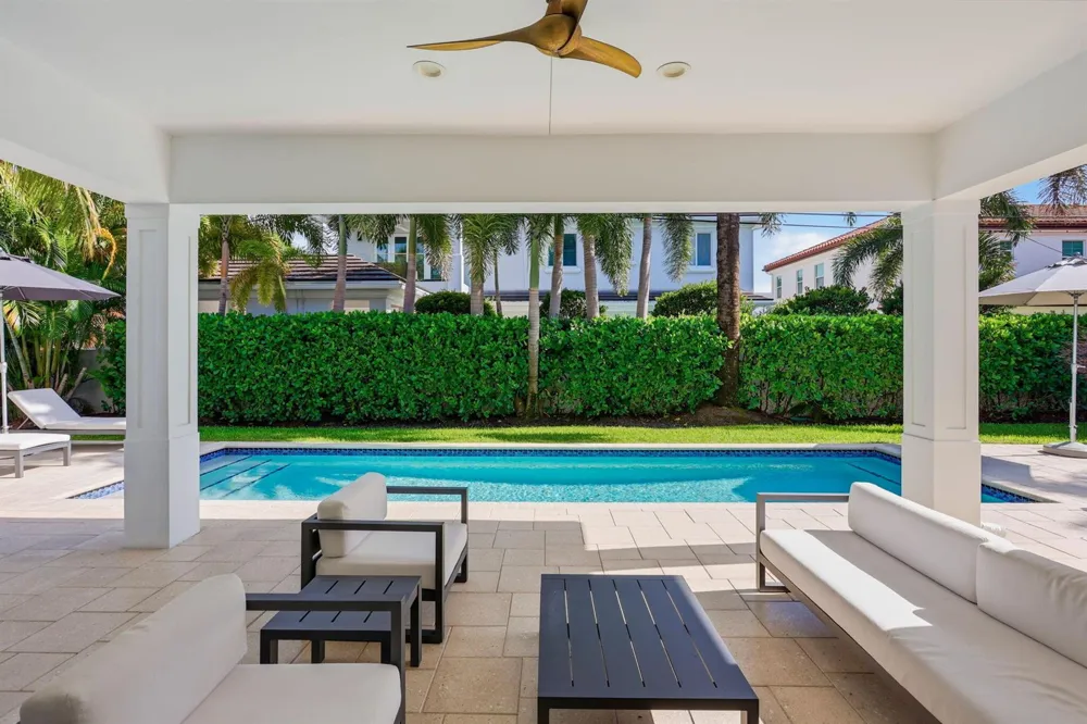 464 NE 8TH STREET Boca Raton, FL 33432