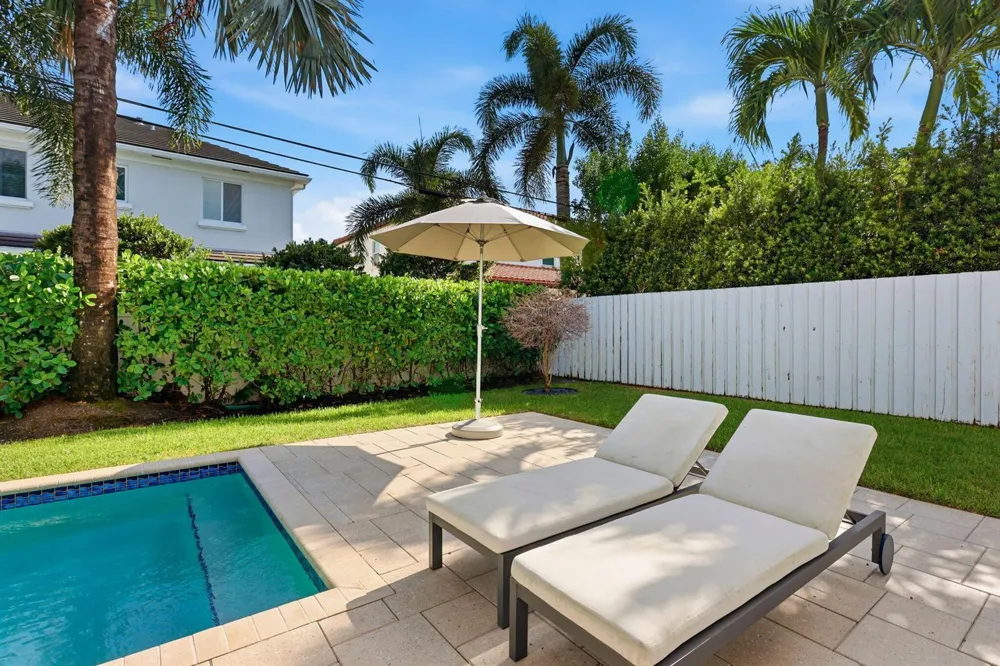 464 NE 8TH STREET Boca Raton, FL 33432