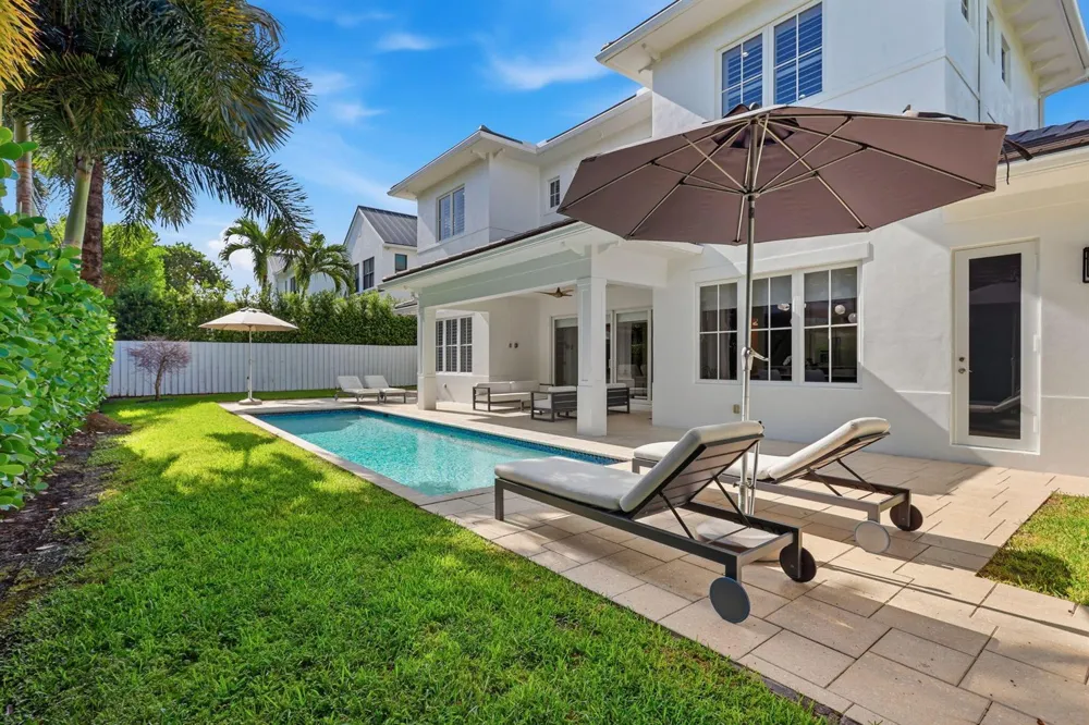 464 NE 8TH STREET Boca Raton, FL 33432