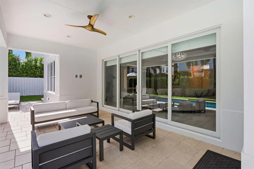 464 NE 8TH STREET Boca Raton, FL 33432