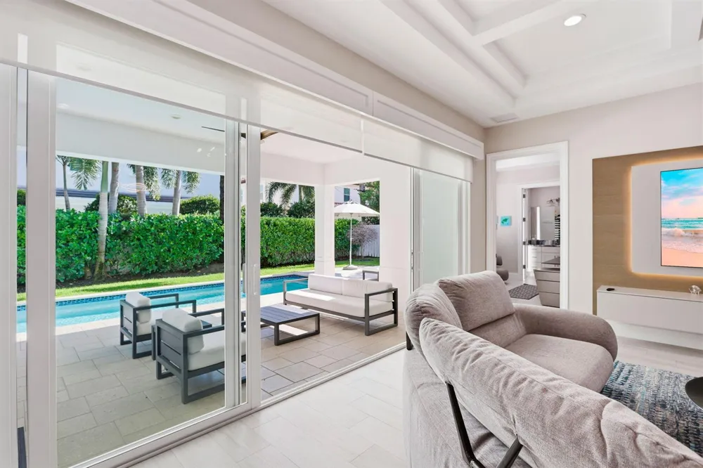 464 NE 8TH STREET Boca Raton, FL 33432