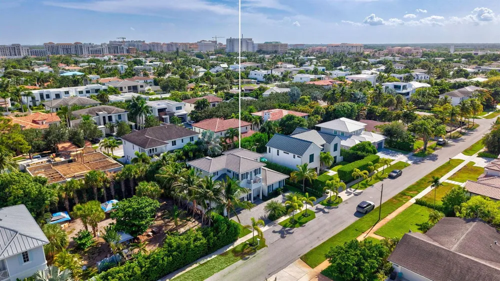 464 NE 8TH STREET Boca Raton, FL 33432