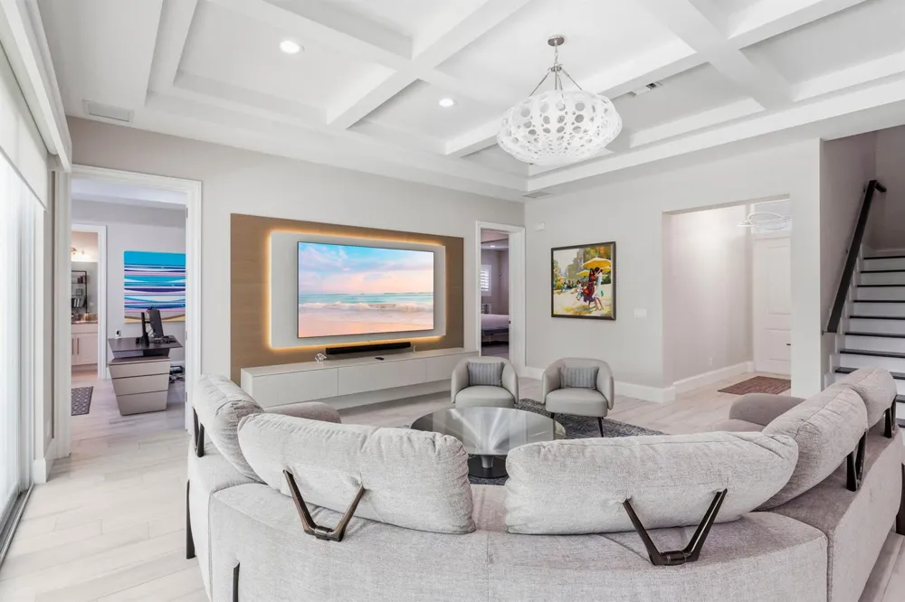 464 NE 8TH STREET Boca Raton, FL 33432