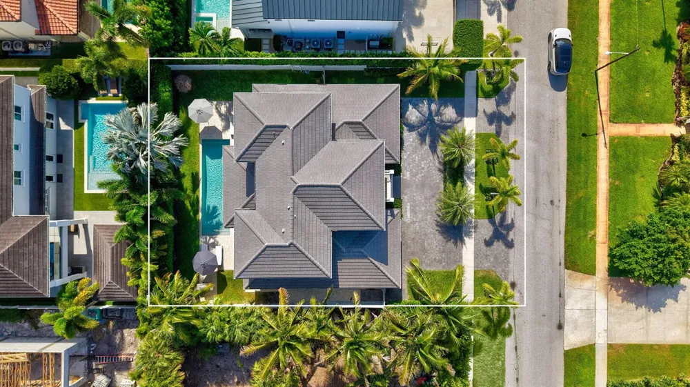 464 NE 8TH STREET Boca Raton, FL 33432