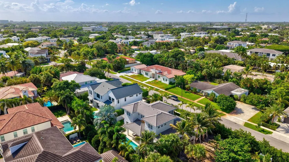 464 NE 8TH STREET Boca Raton, FL 33432