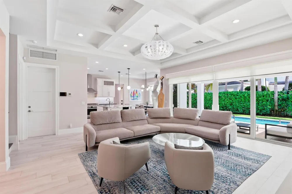 464 NE 8TH STREET Boca Raton, FL 33432