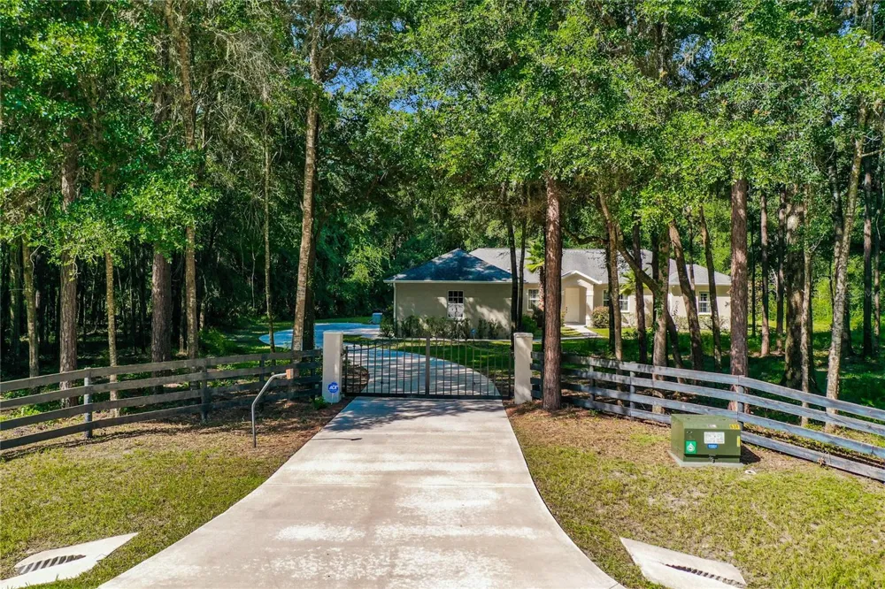10620 NE 104TH CIRCLE Oxford, FL 34484