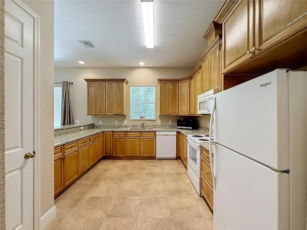 10620 NE 104TH CIRCLE Oxford, FL 34484