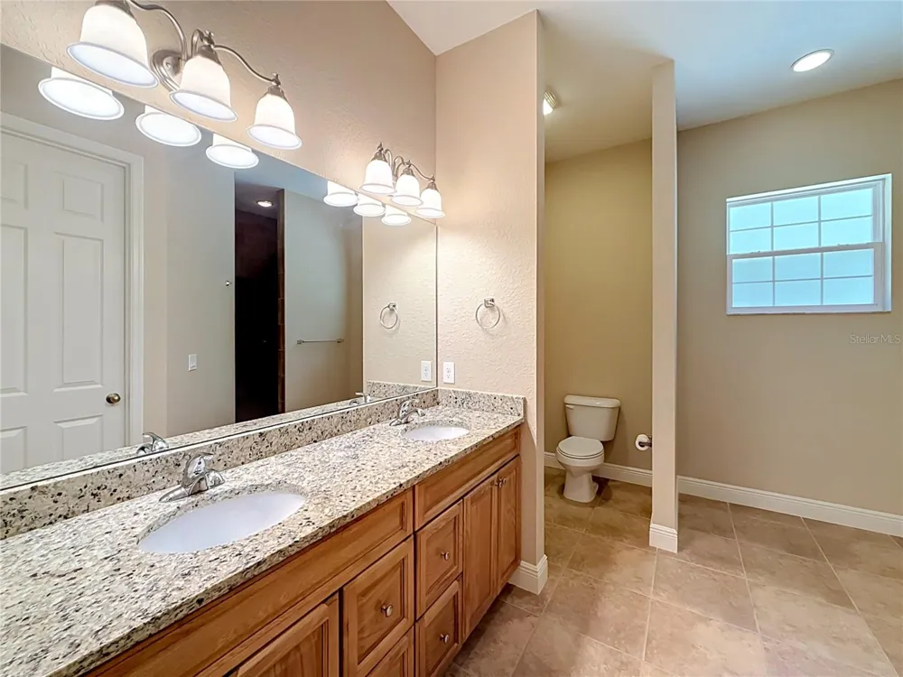 10620 NE 104TH CIRCLE Oxford, FL 34484