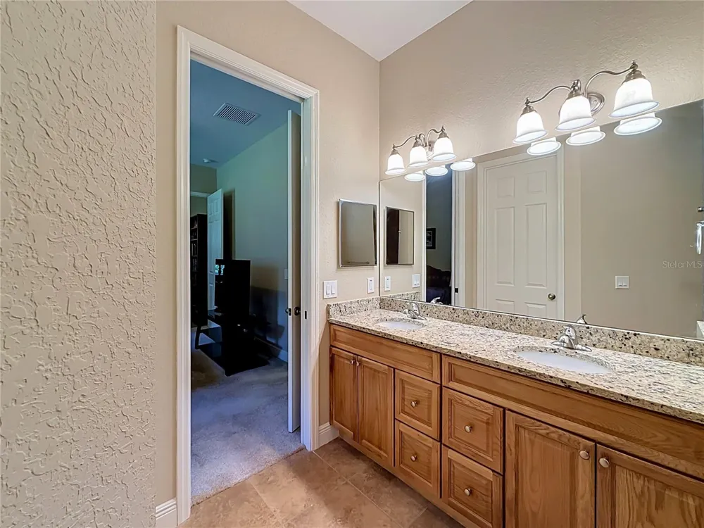 10620 NE 104TH CIRCLE Oxford, FL 34484