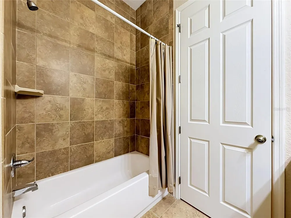 10620 NE 104TH CIRCLE Oxford, FL 34484