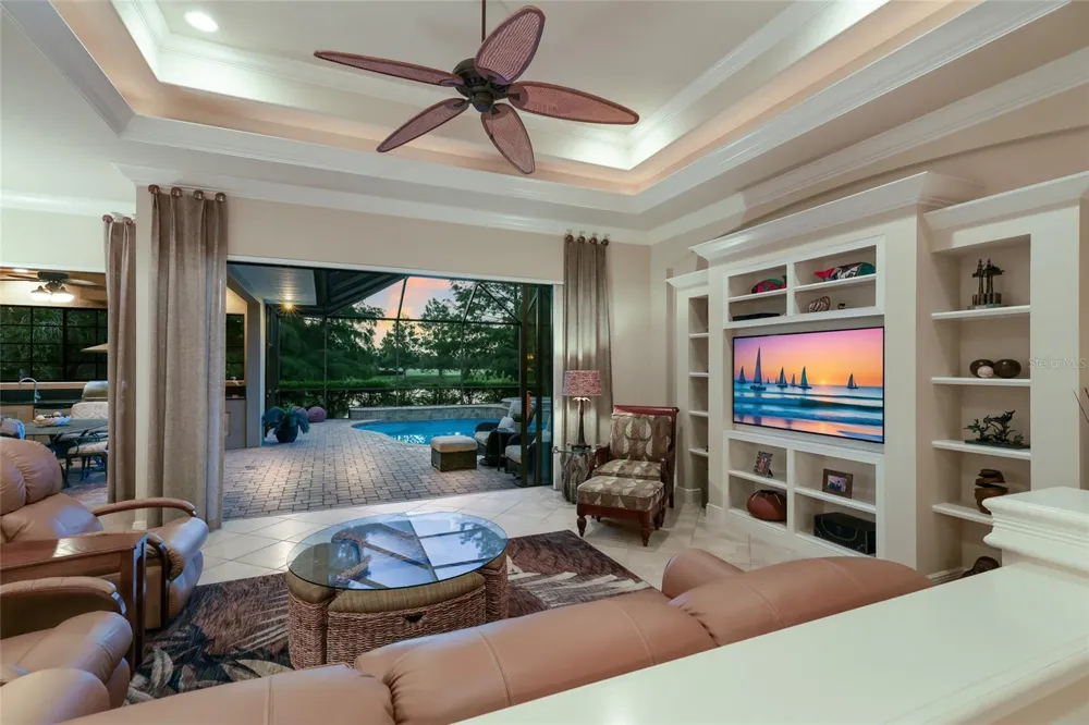 15403 HELMSDALE PLACE Lakewood Ranch, FL 34202