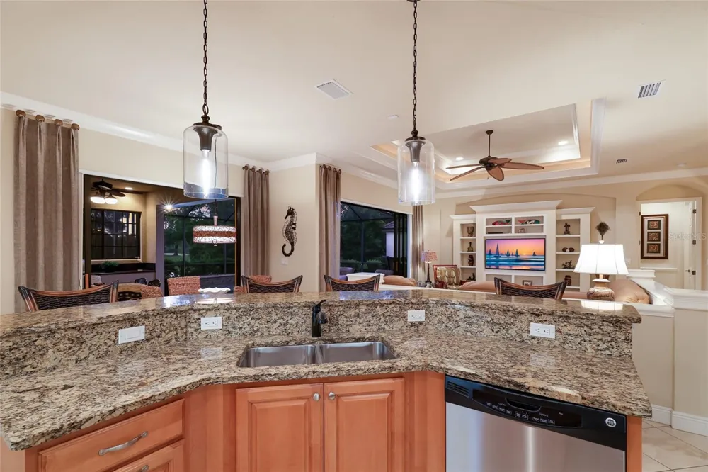 15403 HELMSDALE PLACE Lakewood Ranch, FL 34202