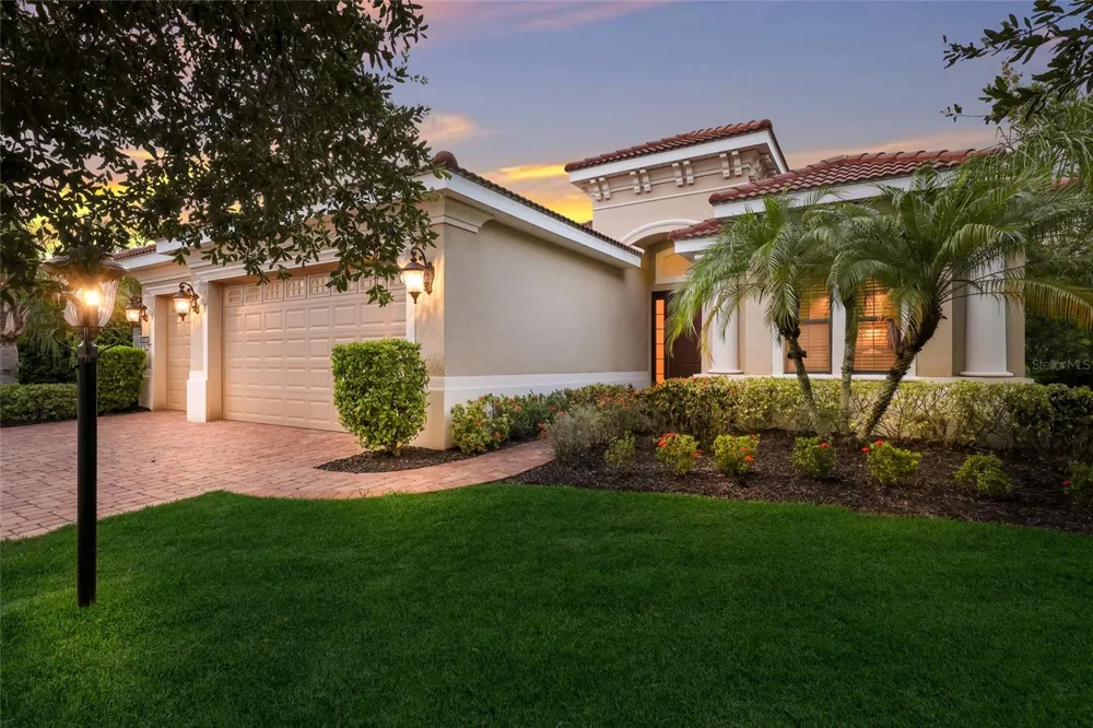 15403 HELMSDALE PLACE Lakewood Ranch, FL 34202