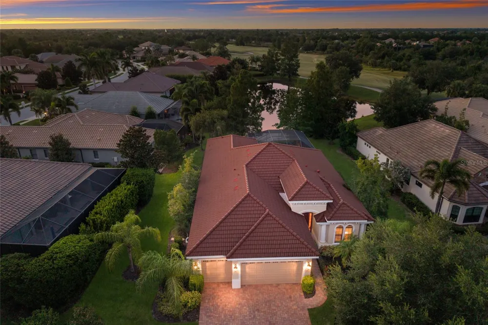 15403 HELMSDALE PLACE Lakewood Ranch, FL 34202