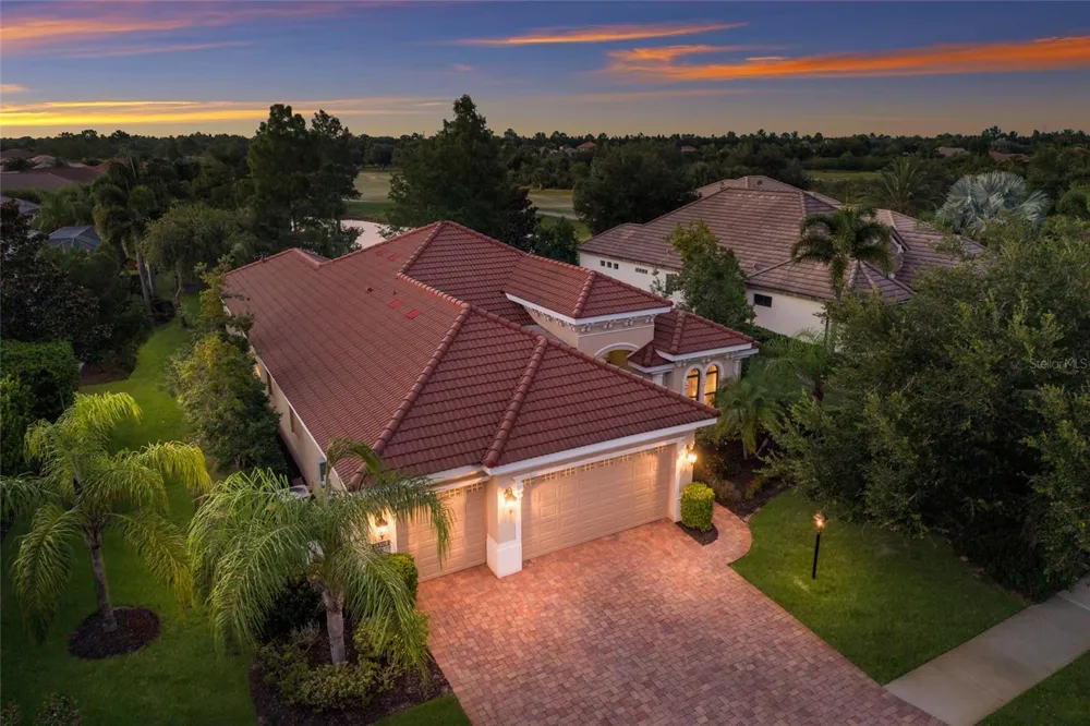 15403 HELMSDALE PLACE Lakewood Ranch, FL 34202