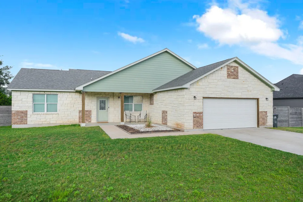 125 Naalehu Court Bastrop, TX 78602