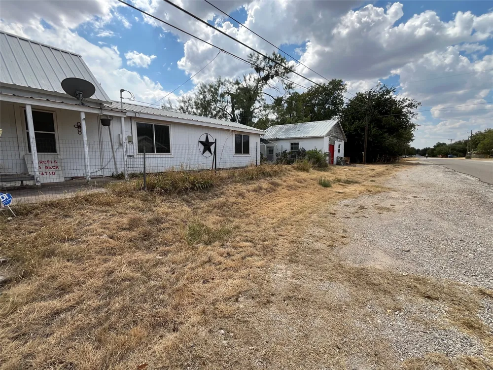 541 E 3rd Street Baird, TX 79504