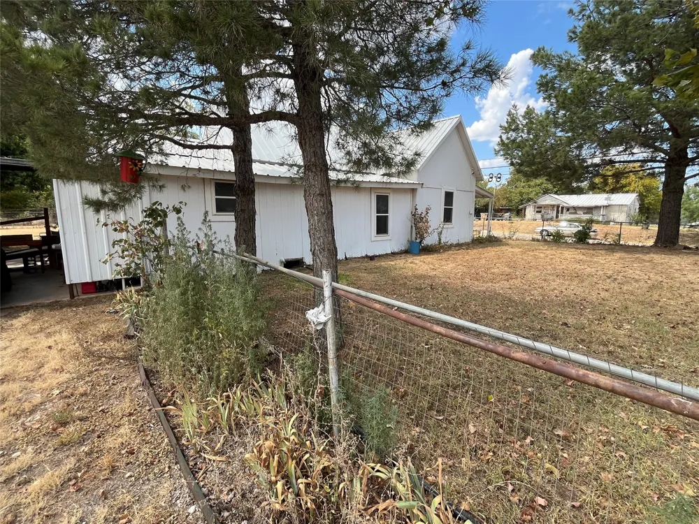 541 E 3rd Street Baird, TX 79504