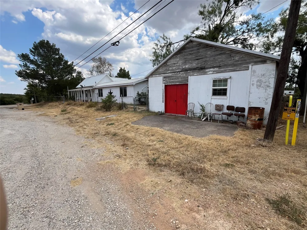 541 E 3rd Street Baird, TX 79504
