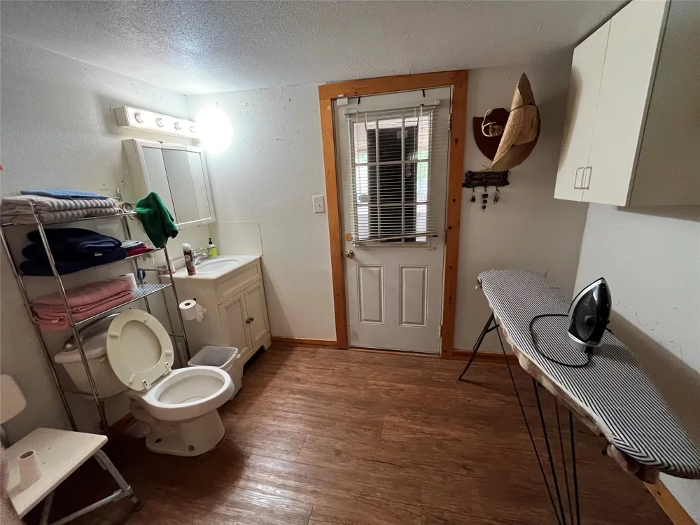 541 E 3rd Street Baird, TX 79504