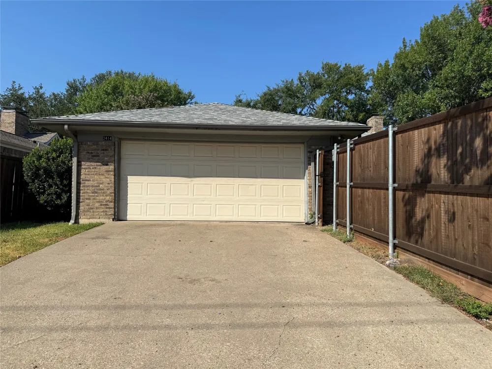 2414 VALLEY Richardson, TX 75080