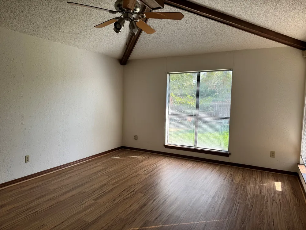 2414 VALLEY Richardson, TX 75080