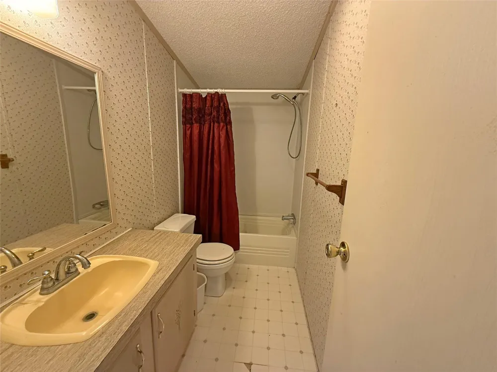 399 Pine Lane Onalaska, TX 77360