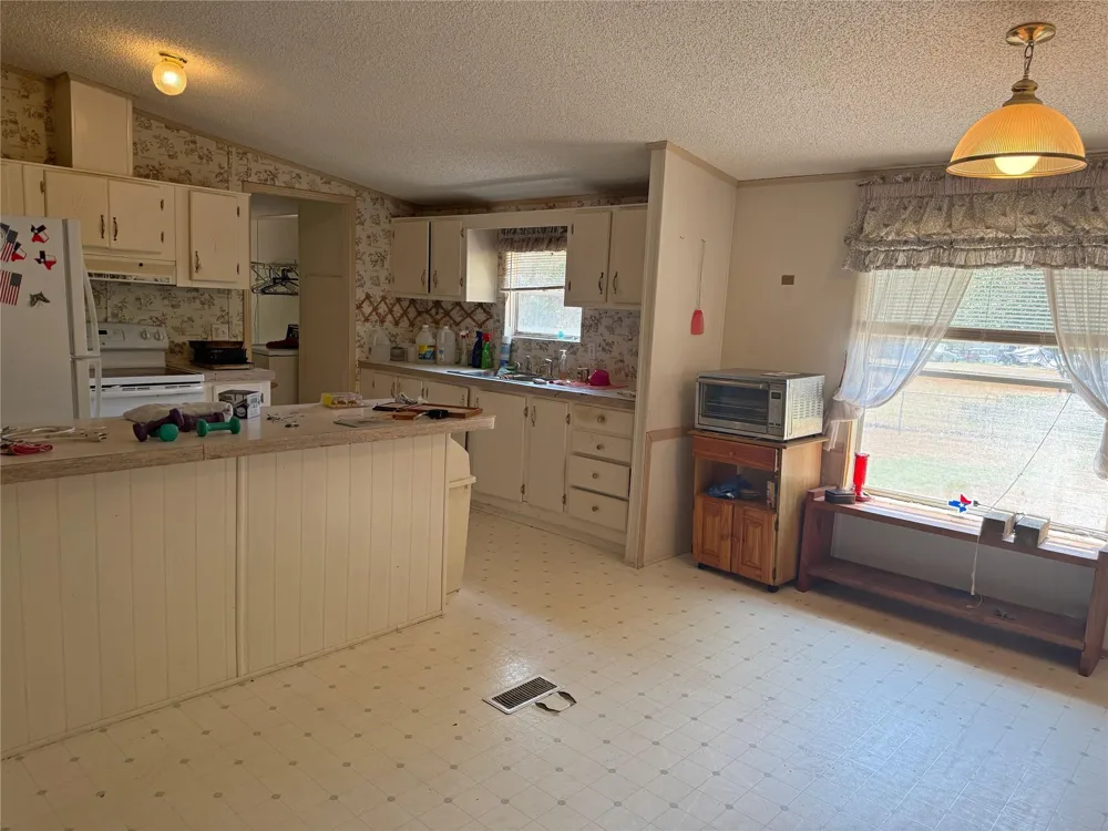 399 Pine Lane Onalaska, TX 77360