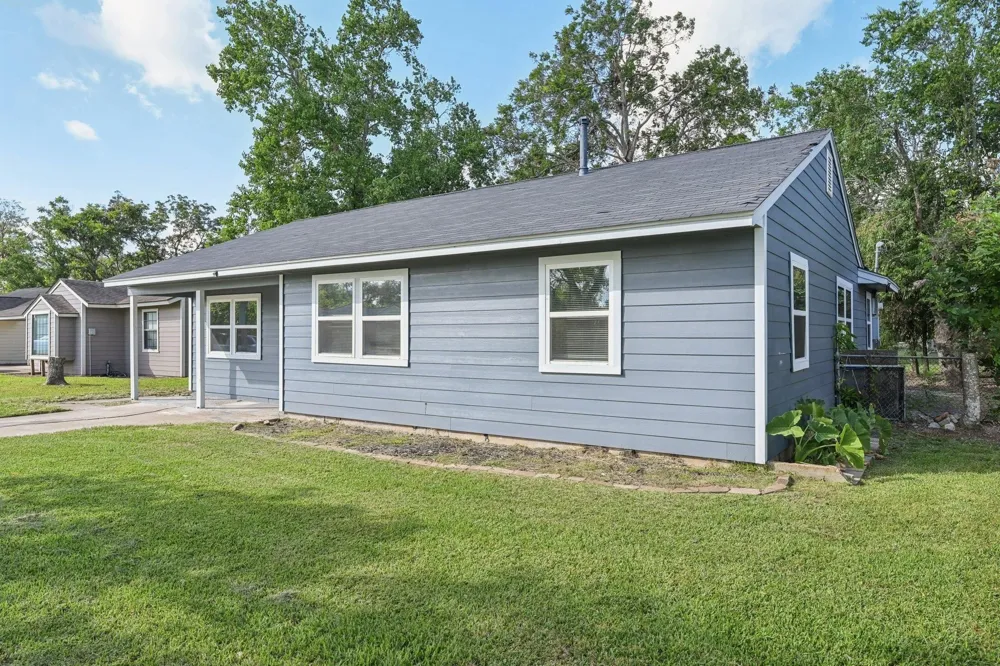 1109 San Felipe Street Angleton, TX 77515