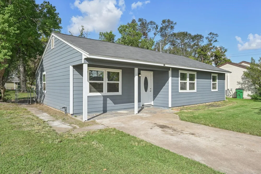 1109 San Felipe Street Angleton, TX 77515