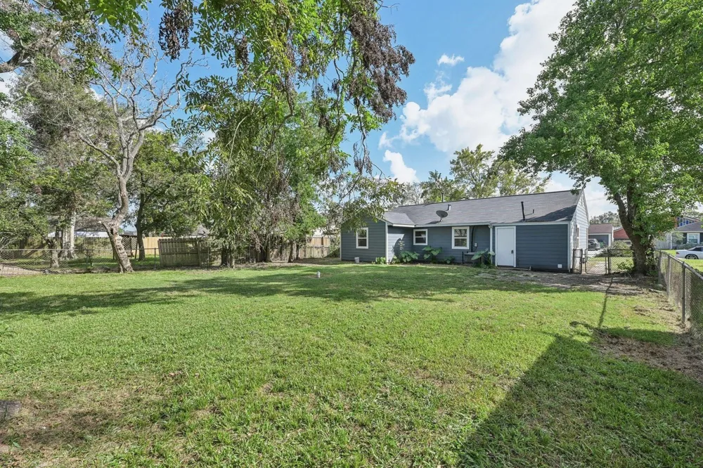 1109 San Felipe Street Angleton, TX 77515