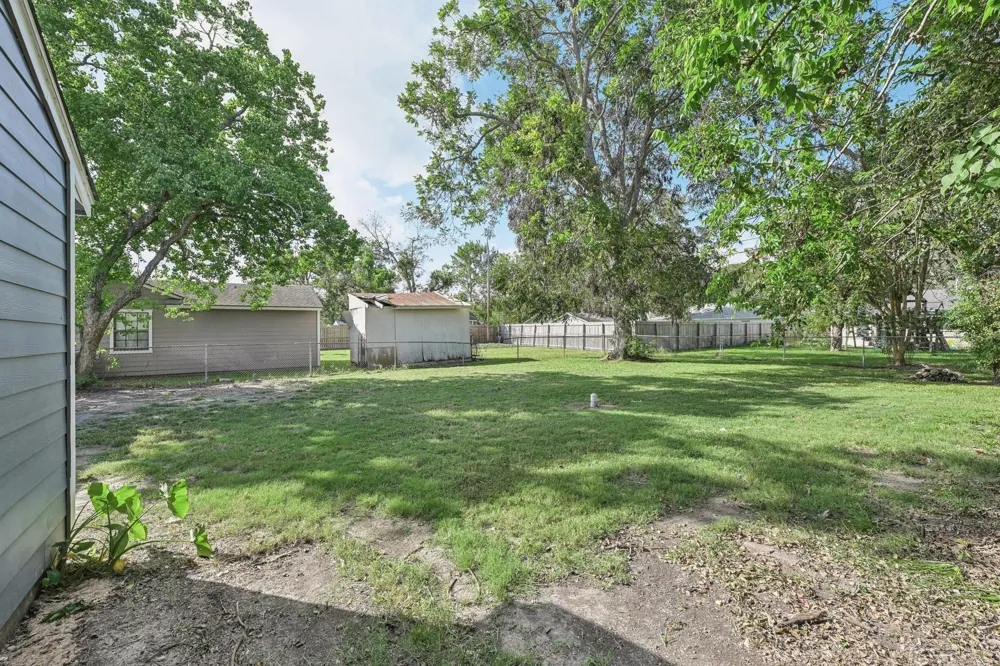 1109 San Felipe Street Angleton, TX 77515