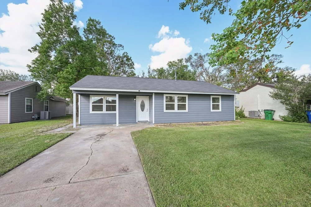 1109 San Felipe Street Angleton, TX 77515