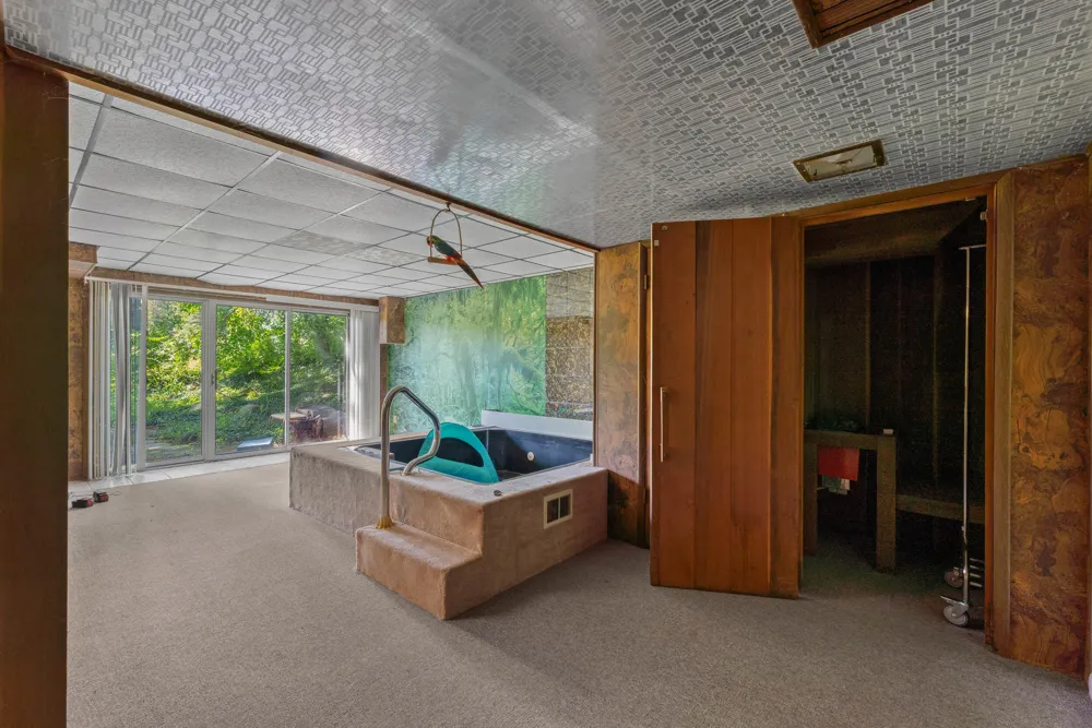 1560 S Hillsdale Road Hillsdale, MI 49242