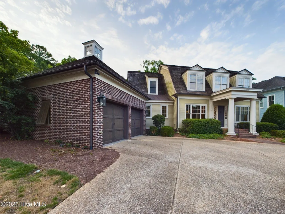 3724 Rolston Drive Raleigh, NC 27609