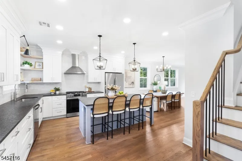37 Madison Trl Hopatcong, NJ 07843