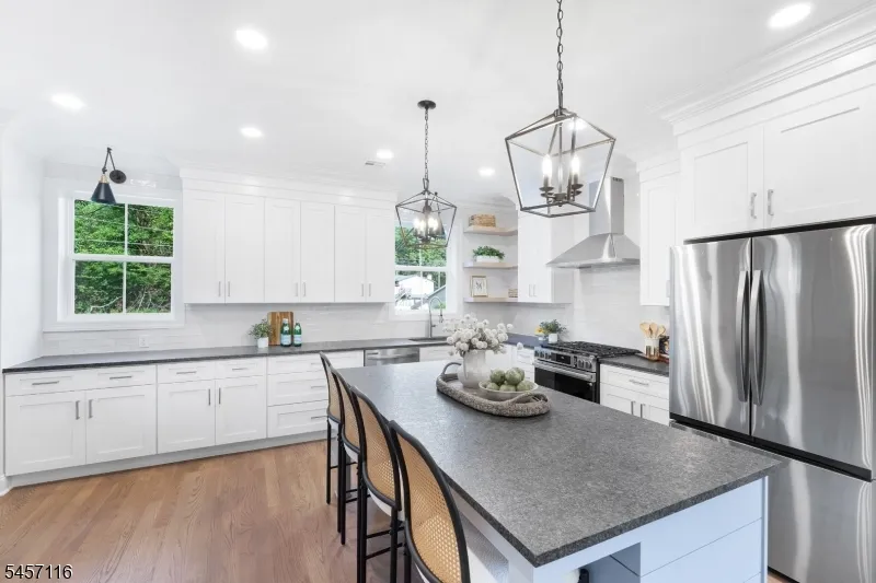 37 Madison Trl Hopatcong, NJ 07843