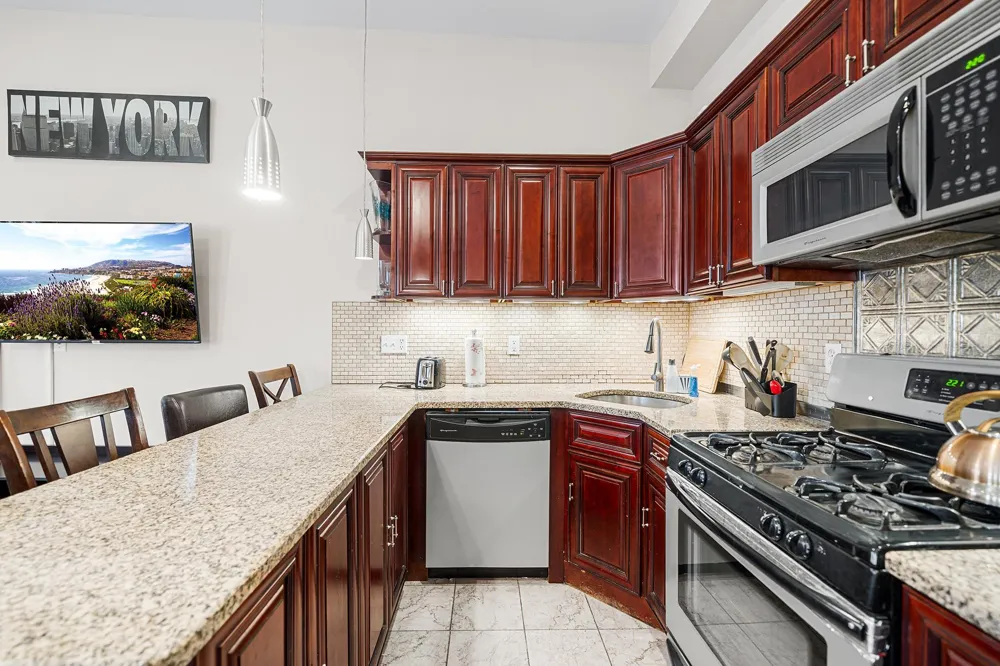 416 2ND ST Union City, NJ 07087