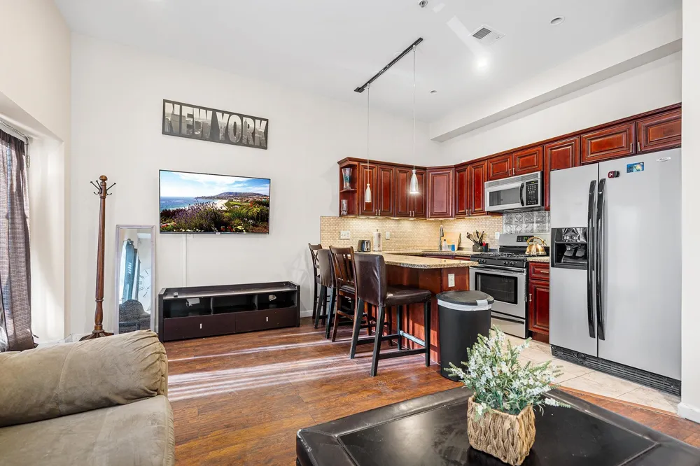 416 2ND ST Union City, NJ 07087