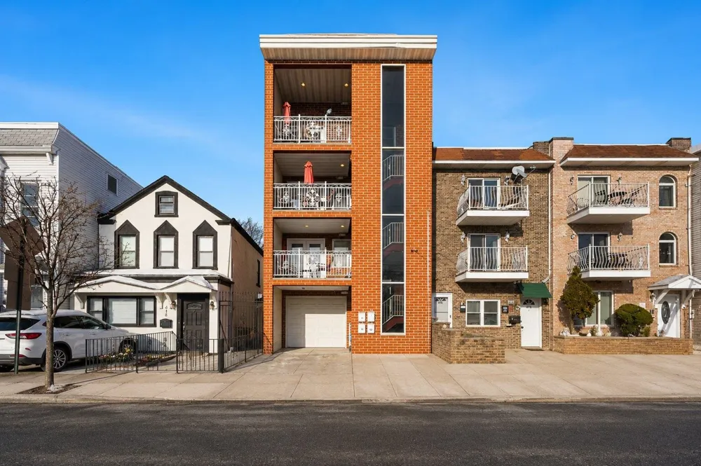 416 2ND ST Union City, NJ 07087