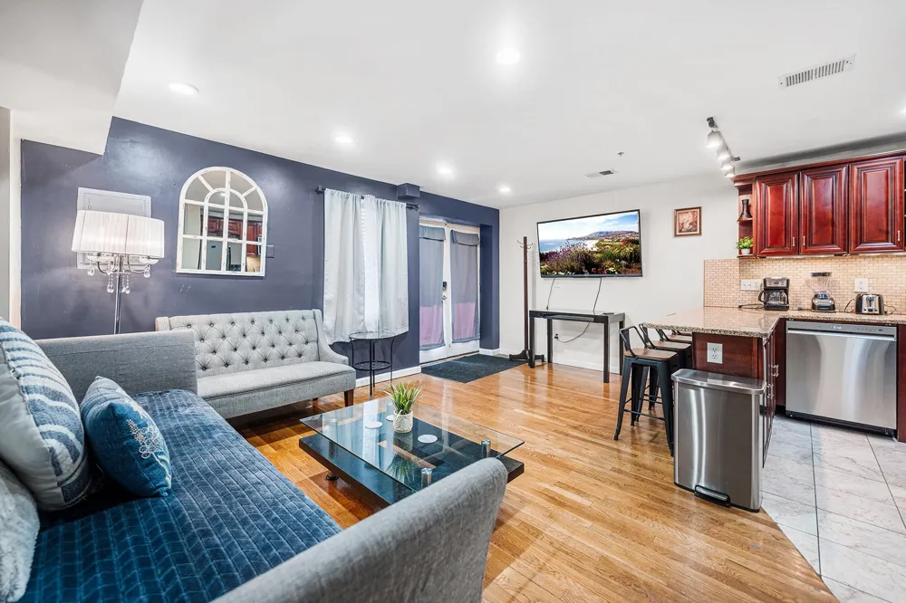 416 2ND ST Union City, NJ 07087