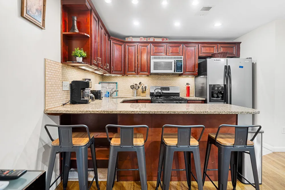 416 2ND ST Union City, NJ 07087