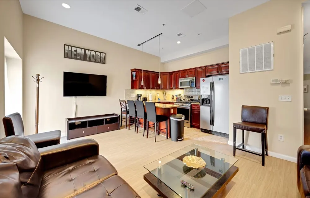 416 2ND ST Union City, NJ 07087
