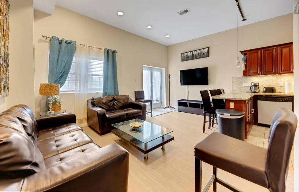 416 2ND ST Union City, NJ 07087