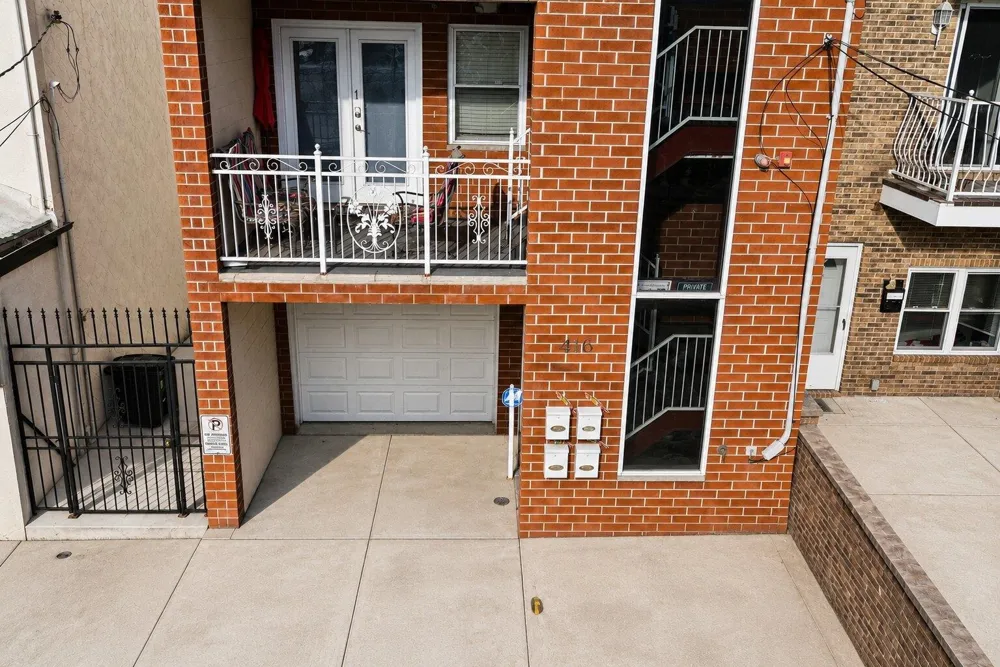 416 2ND ST Union City, NJ 07087