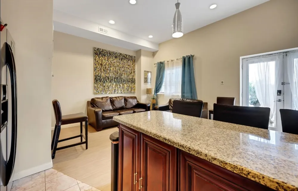 416 2ND ST Union City, NJ 07087