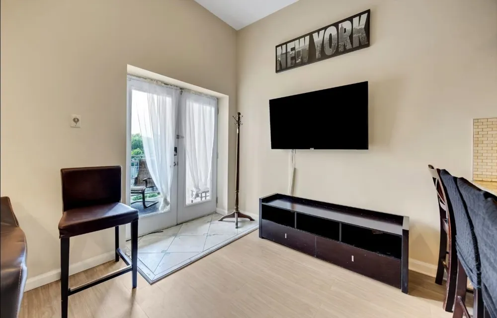 416 2ND ST Union City, NJ 07087